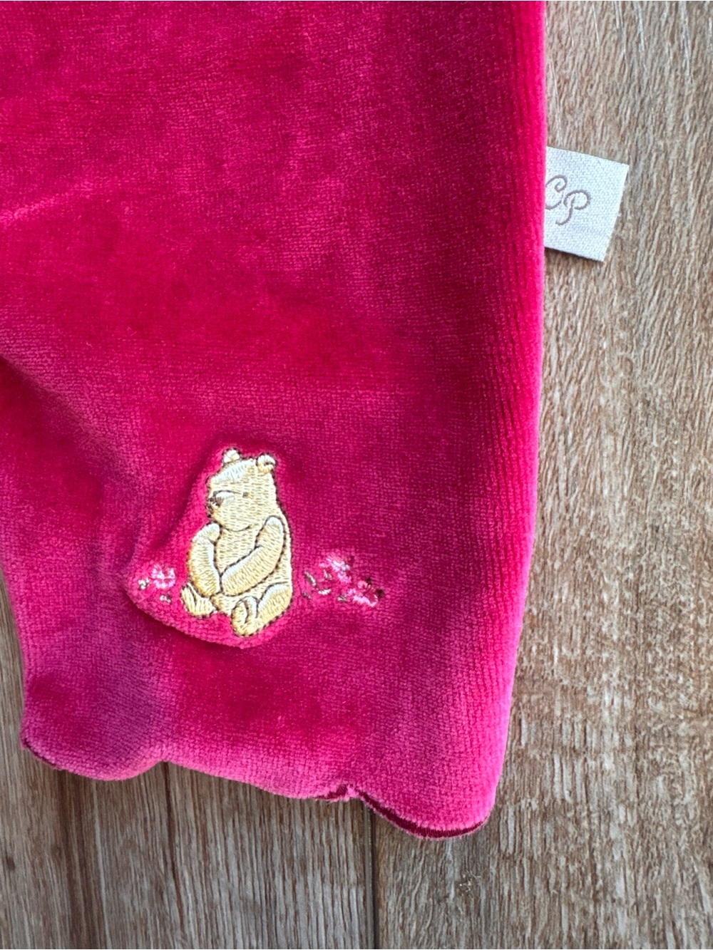 Winnie the Pooh Disney Classic Pooh velour romper baby 3 mos Y2K vintage - Picture 2 of 5